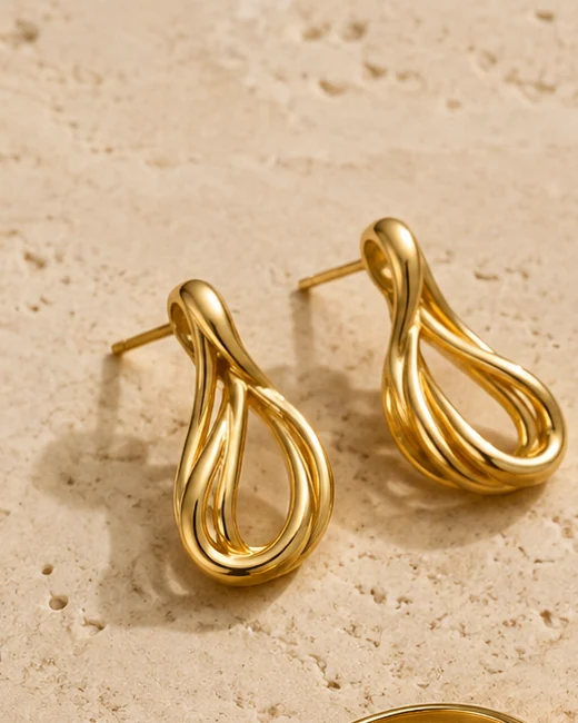 Customizable earrings design direction