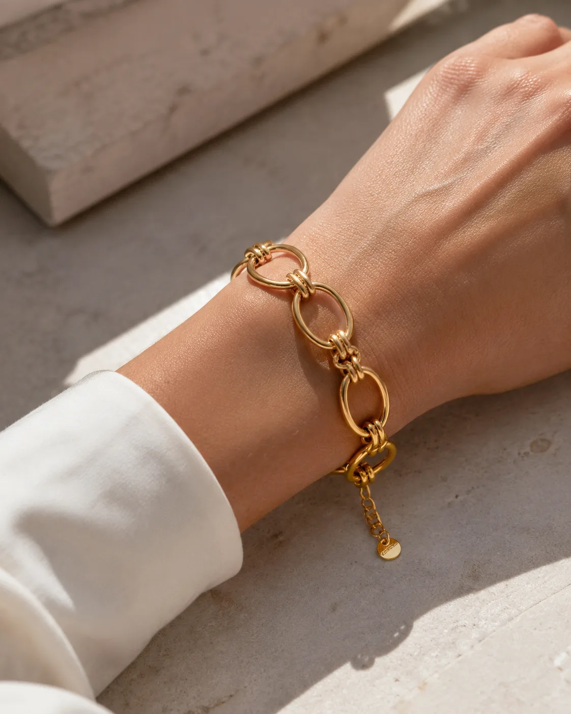 Oversized Oval Link Bracelet source image 2