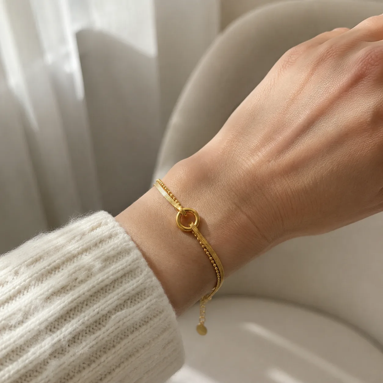 Knot Center Fine Bracelet source image 2