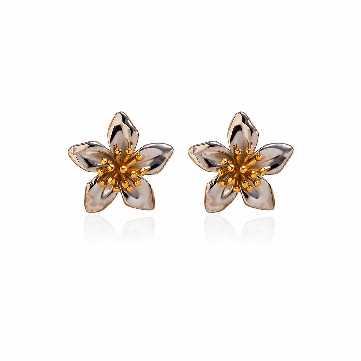 Two-Tone Flower Stud Earrings source image 1