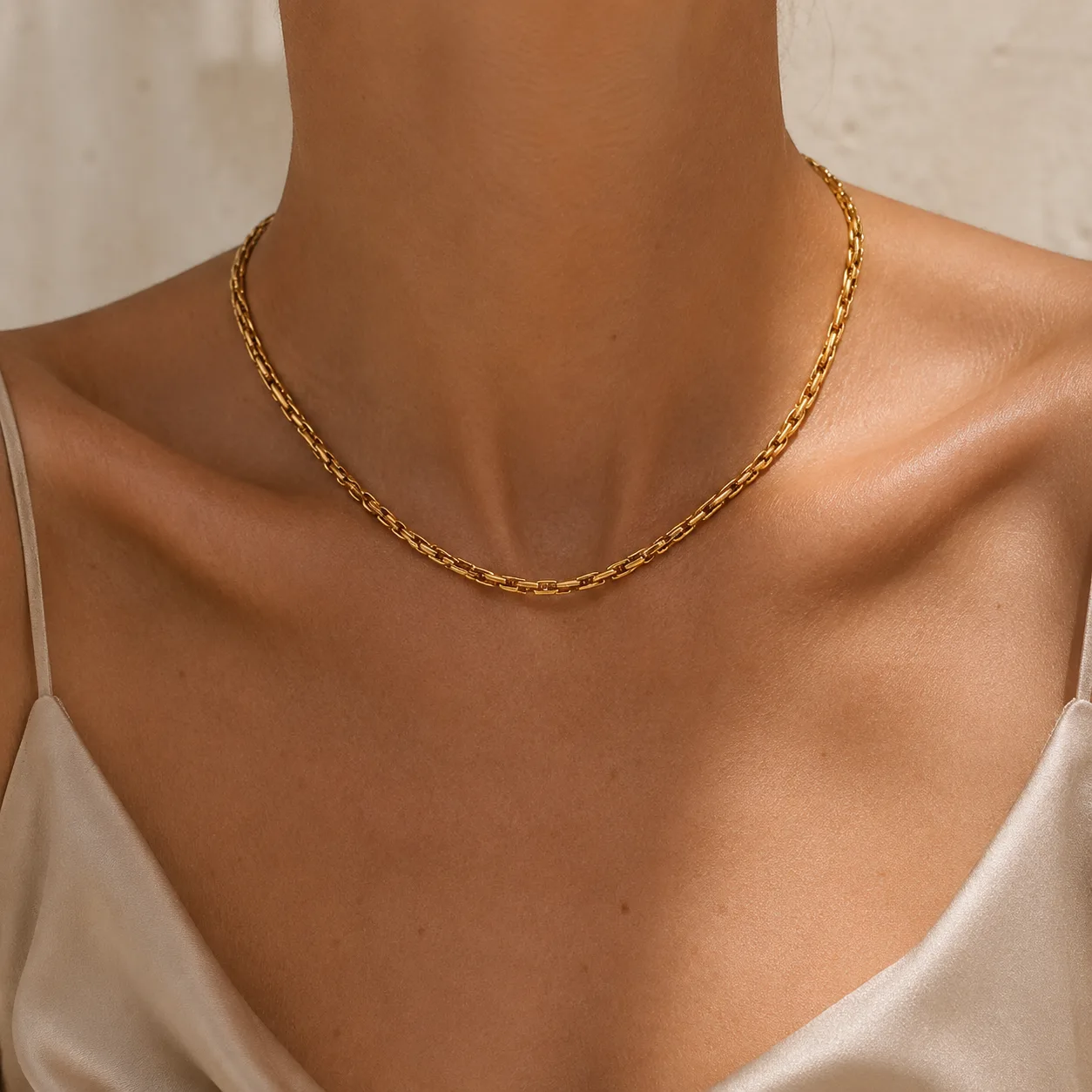 Chunky Twisted Rope Necklace source image 3